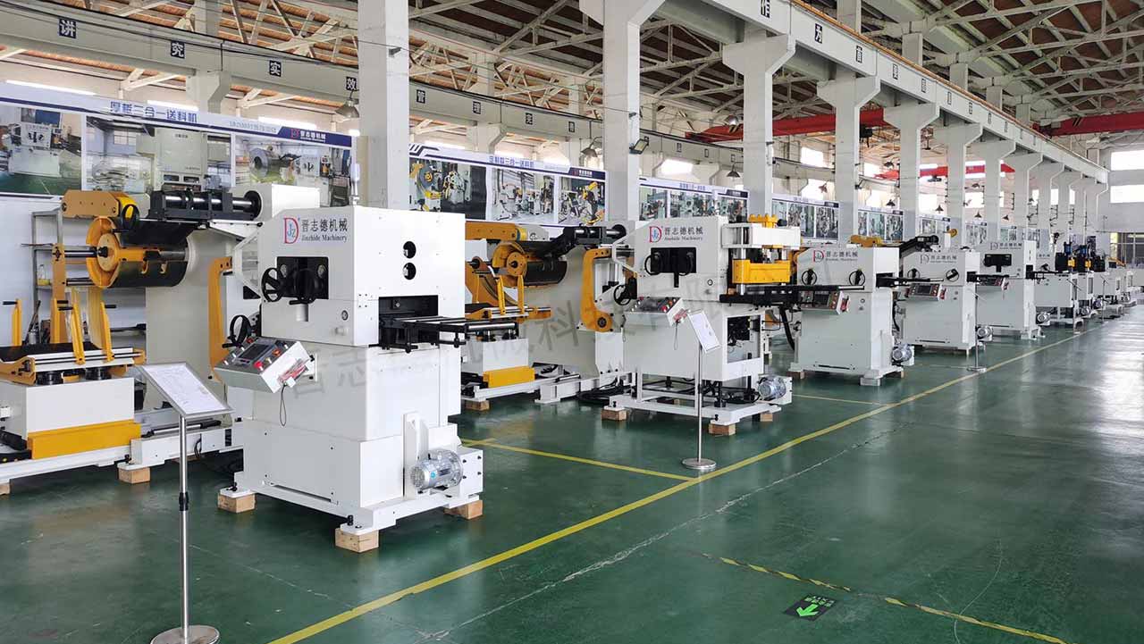 三合一送料機生產裝配 三合一送料機生產裝配