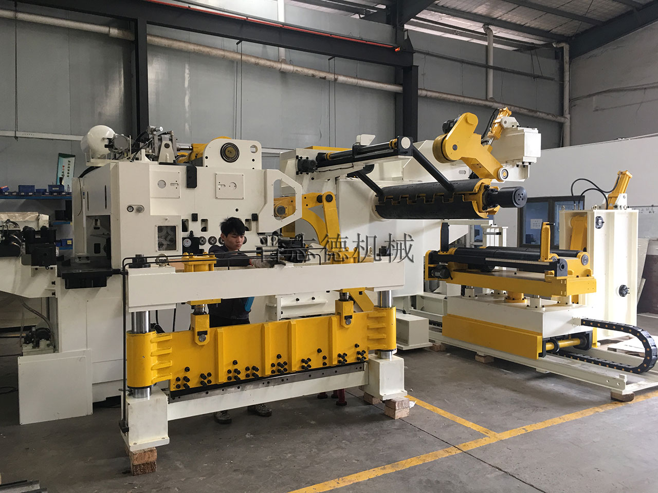 大型三合一送料機裝配,大型三合一送料機生產 大型三合一送料機裝配,大型三合一送料機生產