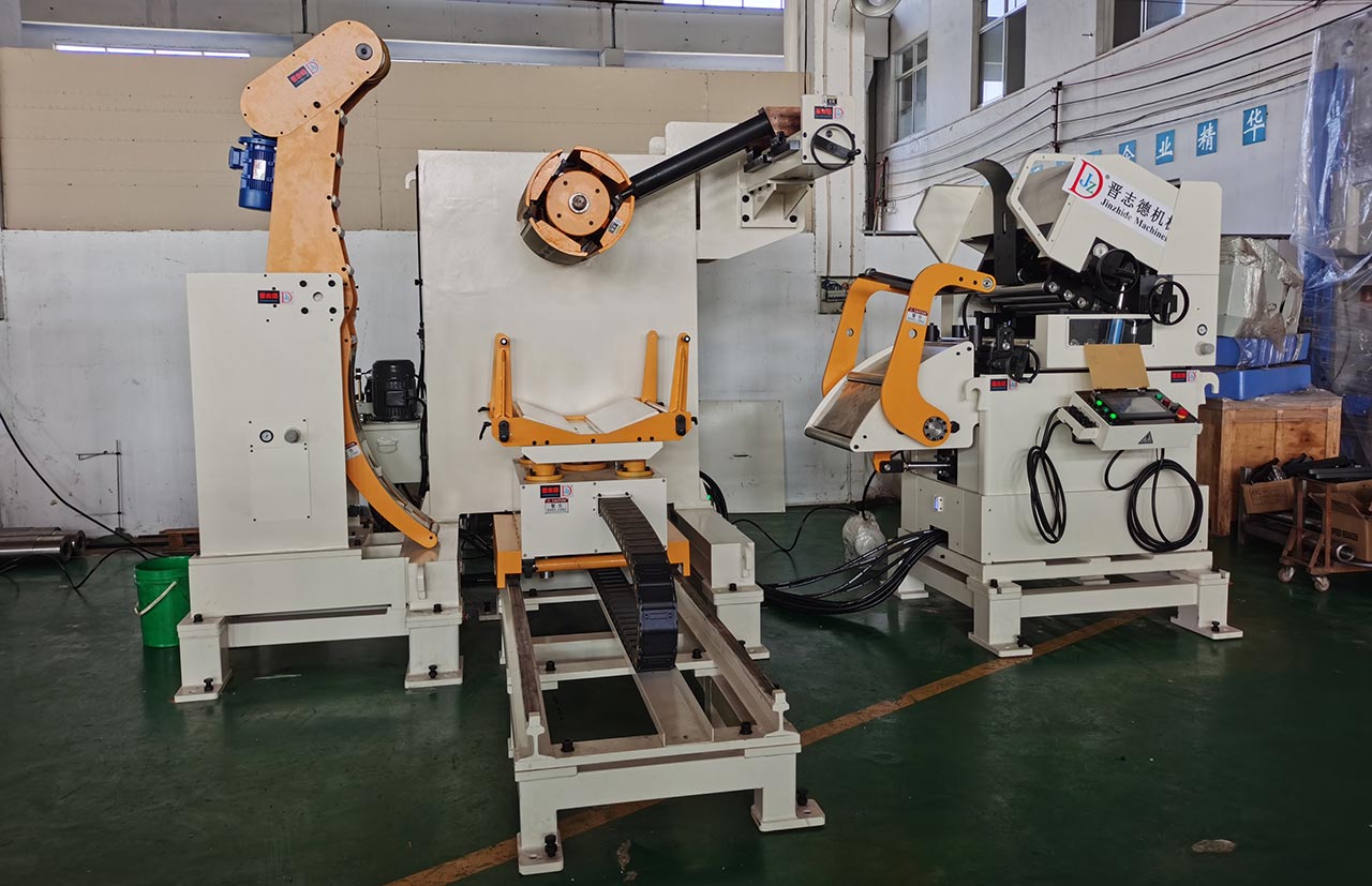 厚板三合一送料機涂裝