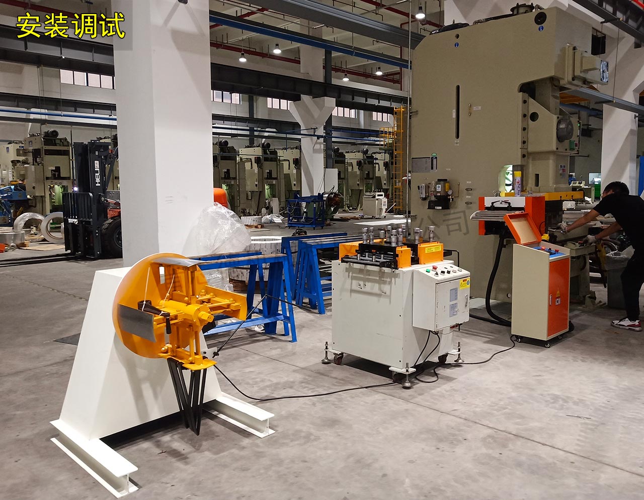 海爾工廠安裝伺服送料機 海爾工廠安裝伺服送料機