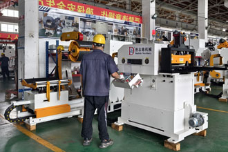 三合一送料機裝配 三合一送料機裝配