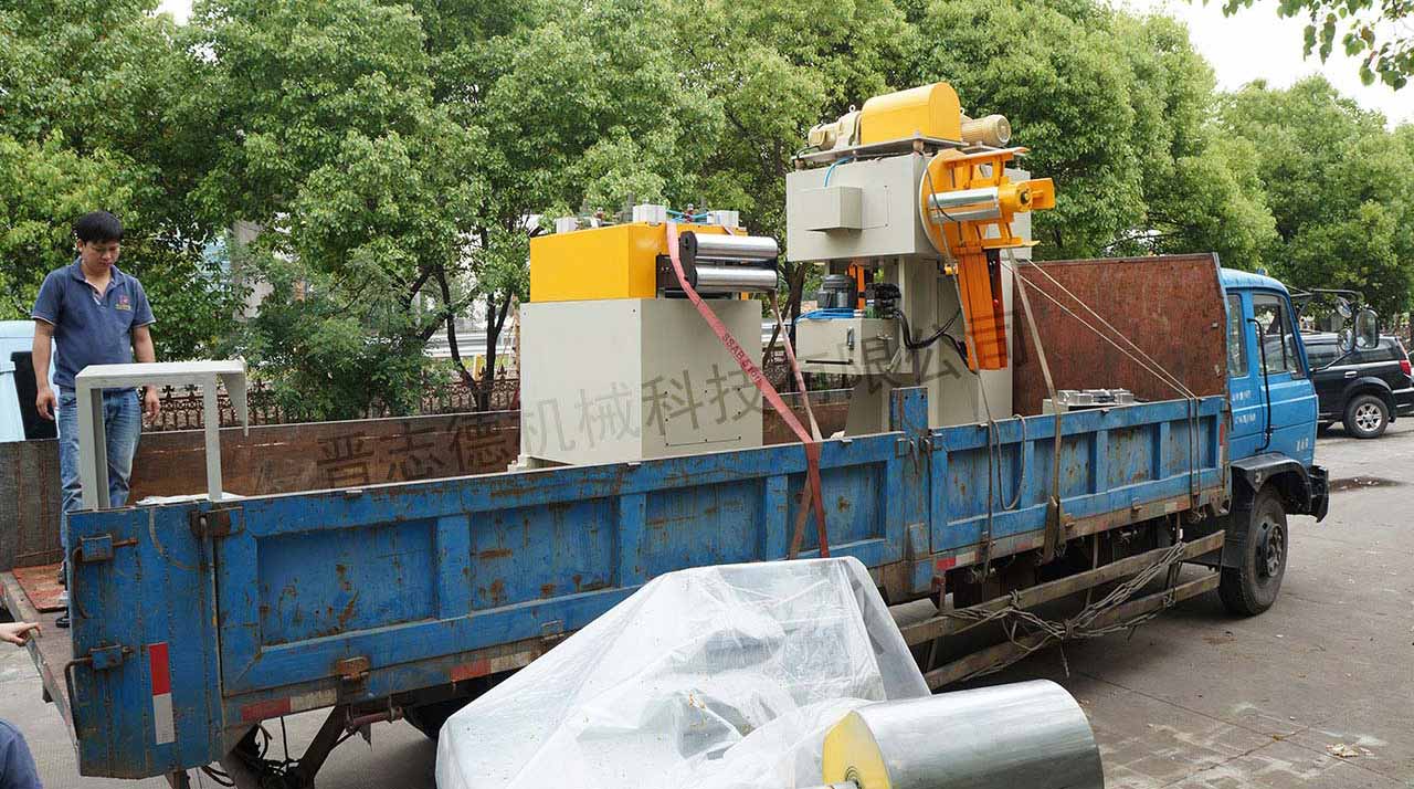 厚板高速NC送料機(jī) 厚板高速NC送料機(jī)