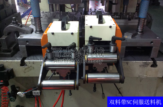 雙料帶NC送料機 雙料帶NC送料機