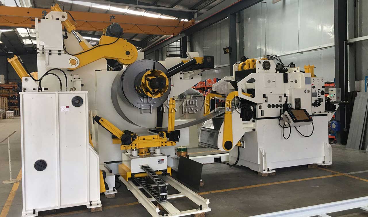 高張力三合一數(shù)控送料機,高強板三合一數(shù)控送料機 高張力三合一數(shù)控送料機,高強板三合一數(shù)控送料機