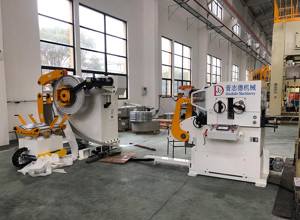 600寬三合一送料機(jī)使用 600寬三合一送料機(jī)使用