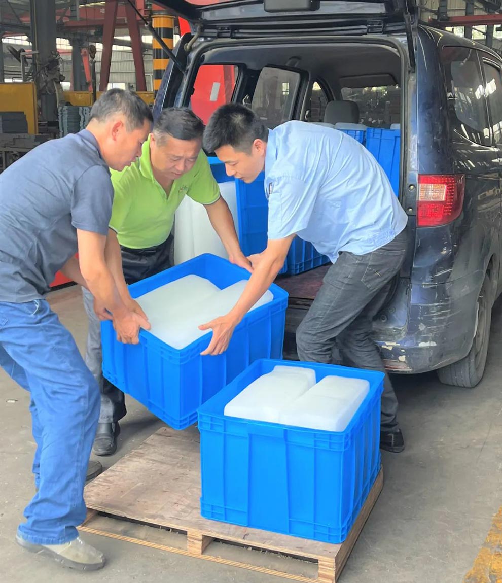 整平機車間送冰塊 整平機車間送冰塊