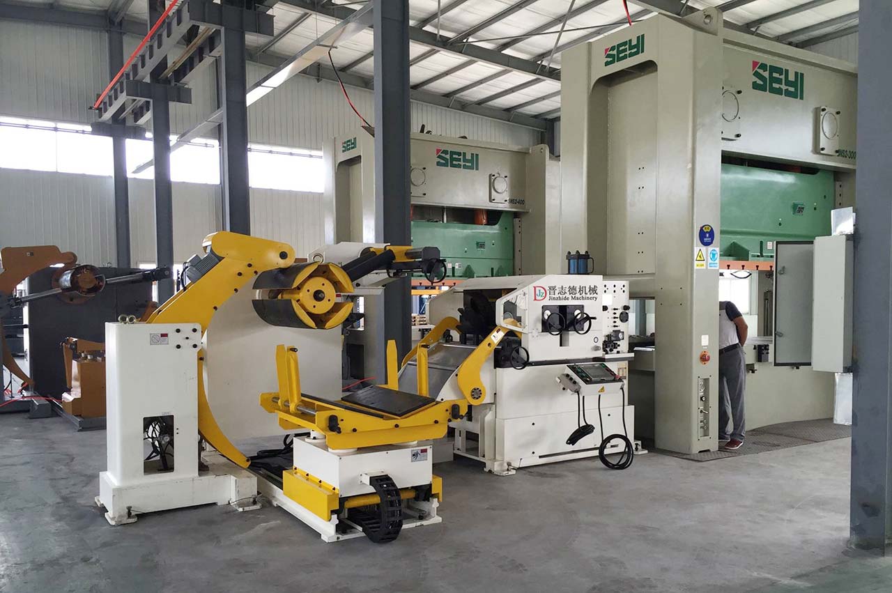 沖床送料機應(yīng)用,沖床送料機運用 沖床送料機應(yīng)用,沖床送料機運用