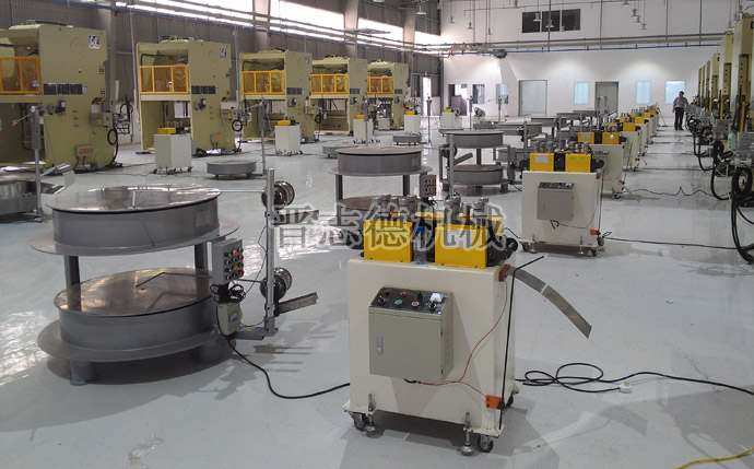 雙層平面電子送料機(jī)