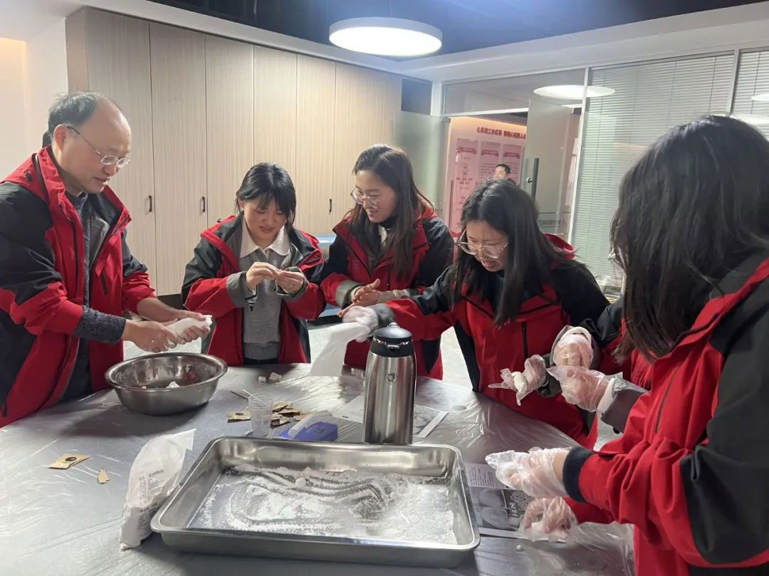 三合一送料機工廠元宵節(jié)活動 三合一送料機工廠元宵節(jié)活動