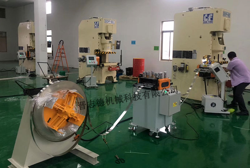 重型材料架開卷,重型材料架使用,重型材料架配NC送料機(jī) 重型材料架開卷,重型材料架使用,重型材料架配NC送料機(jī)